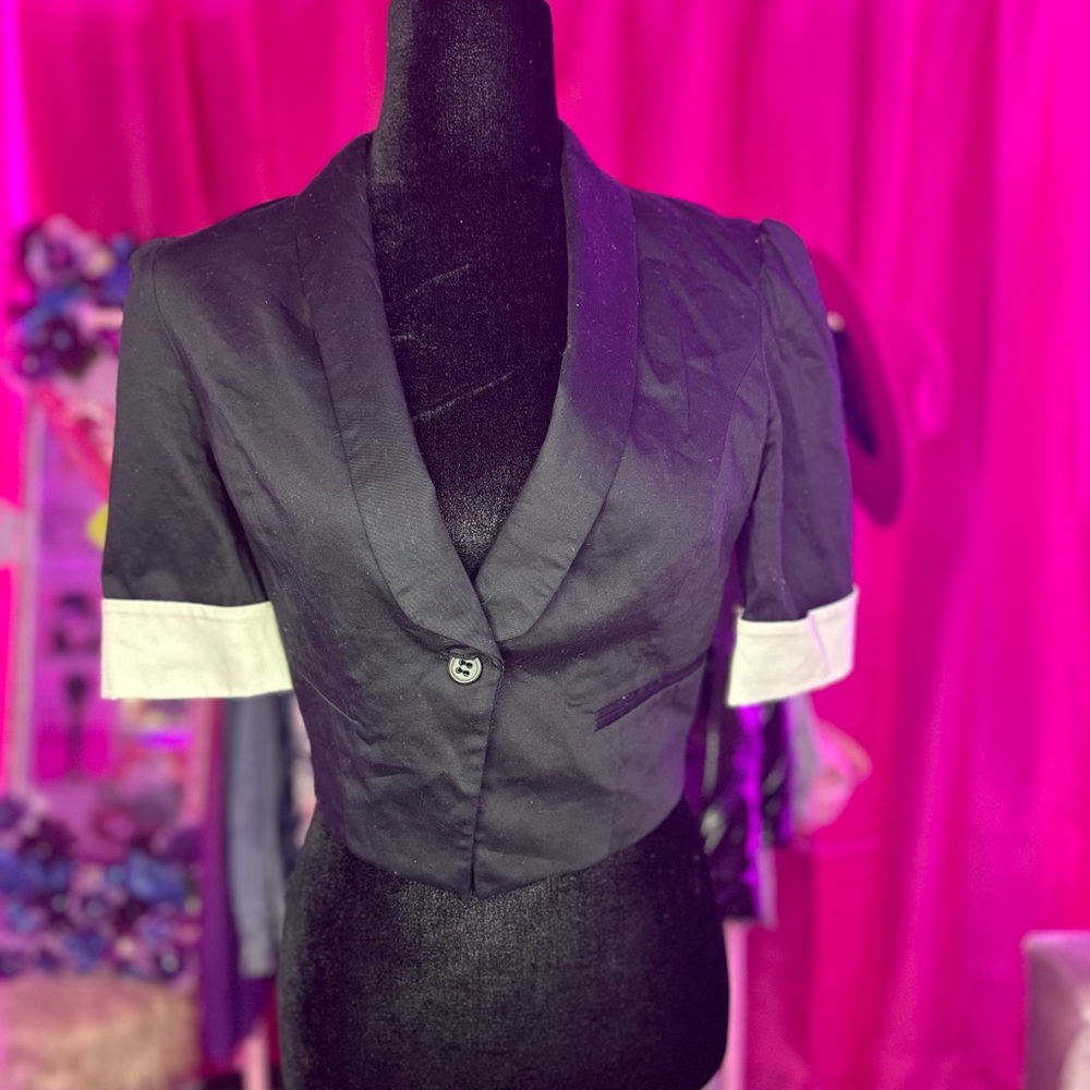 Women’s black and lavender crop blazer